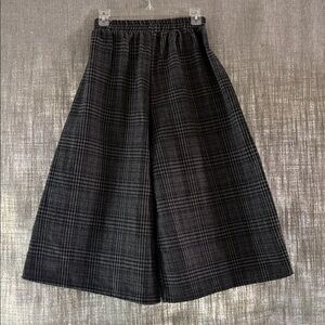 Chic wide leg plaid gaucho/culotte - NWT!